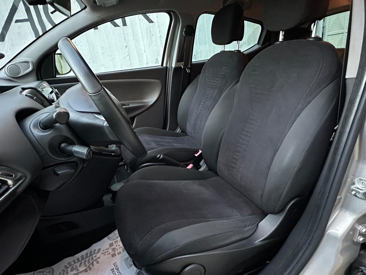 Lancia Ypsilon 1.2 69 CV 5 porte S&S Platinum