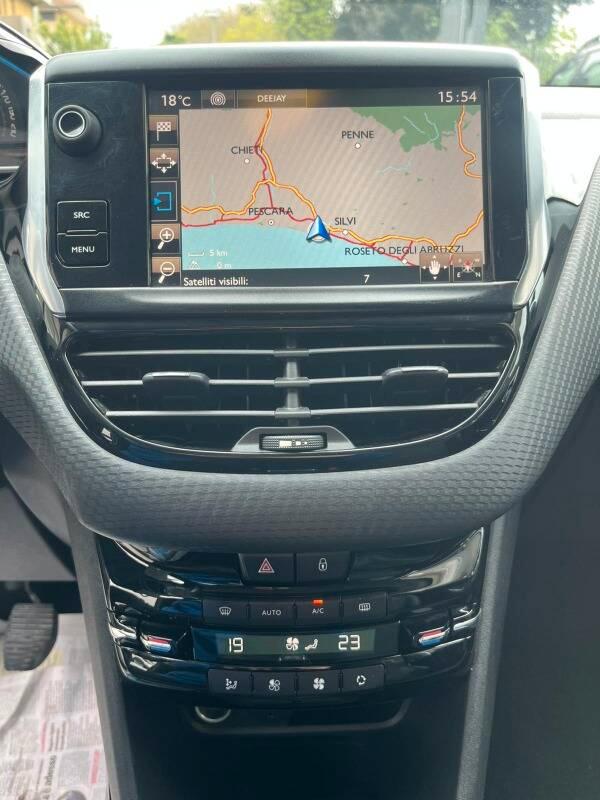 Peugeot 2008 1.6 bluehdi Black Matt 100cv