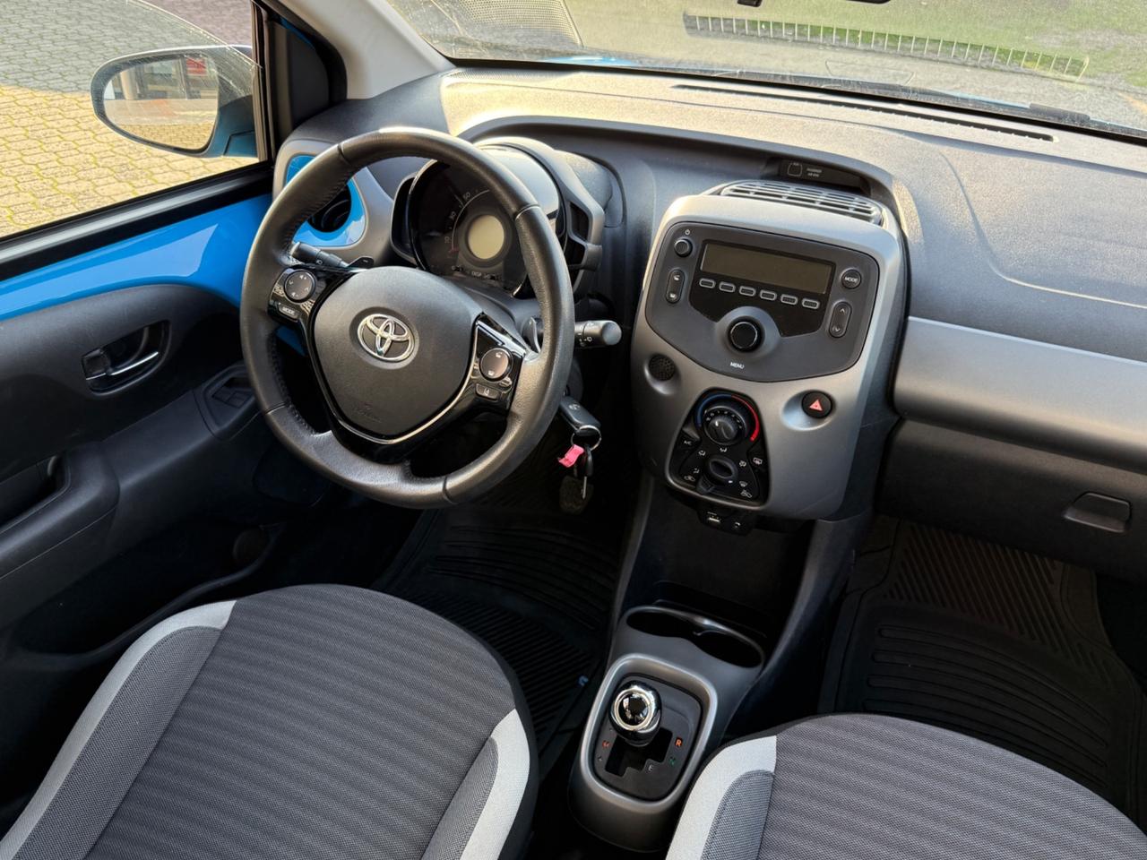 Toyota Aygo Connect 1.0 VVT-i 72 CV 5 porte x-cool MMT