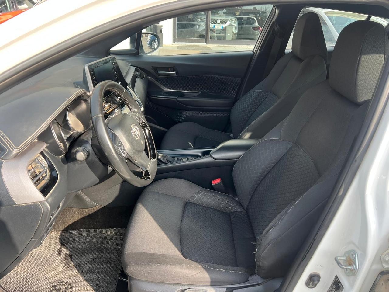 Toyota C-HR 1.8 Hybrid E-CVT Active