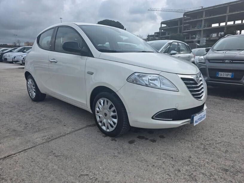 Lancia Ypsilon 1.2 69 CV 5 porte Gold