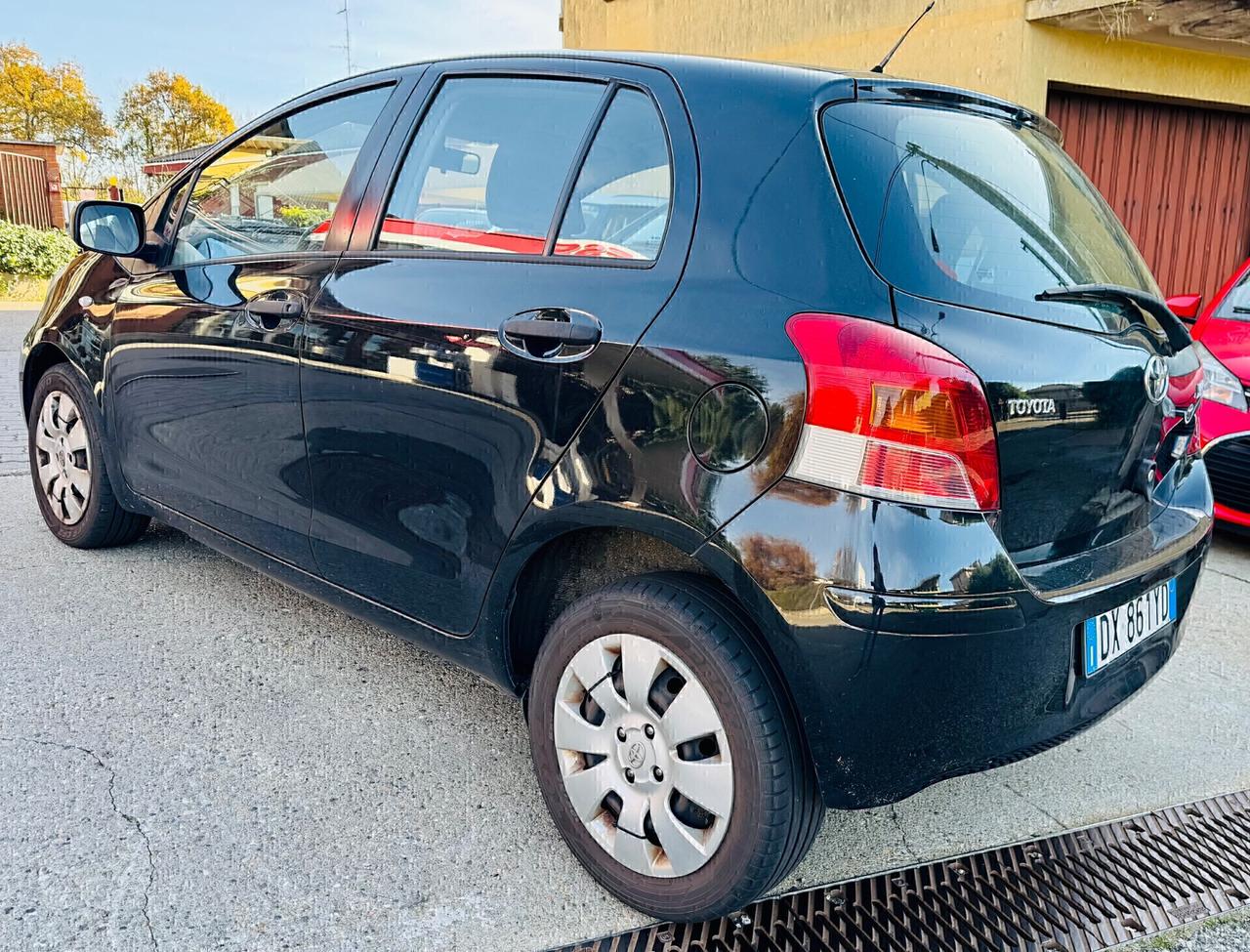 Toyota Yaris 1.0 5 porte