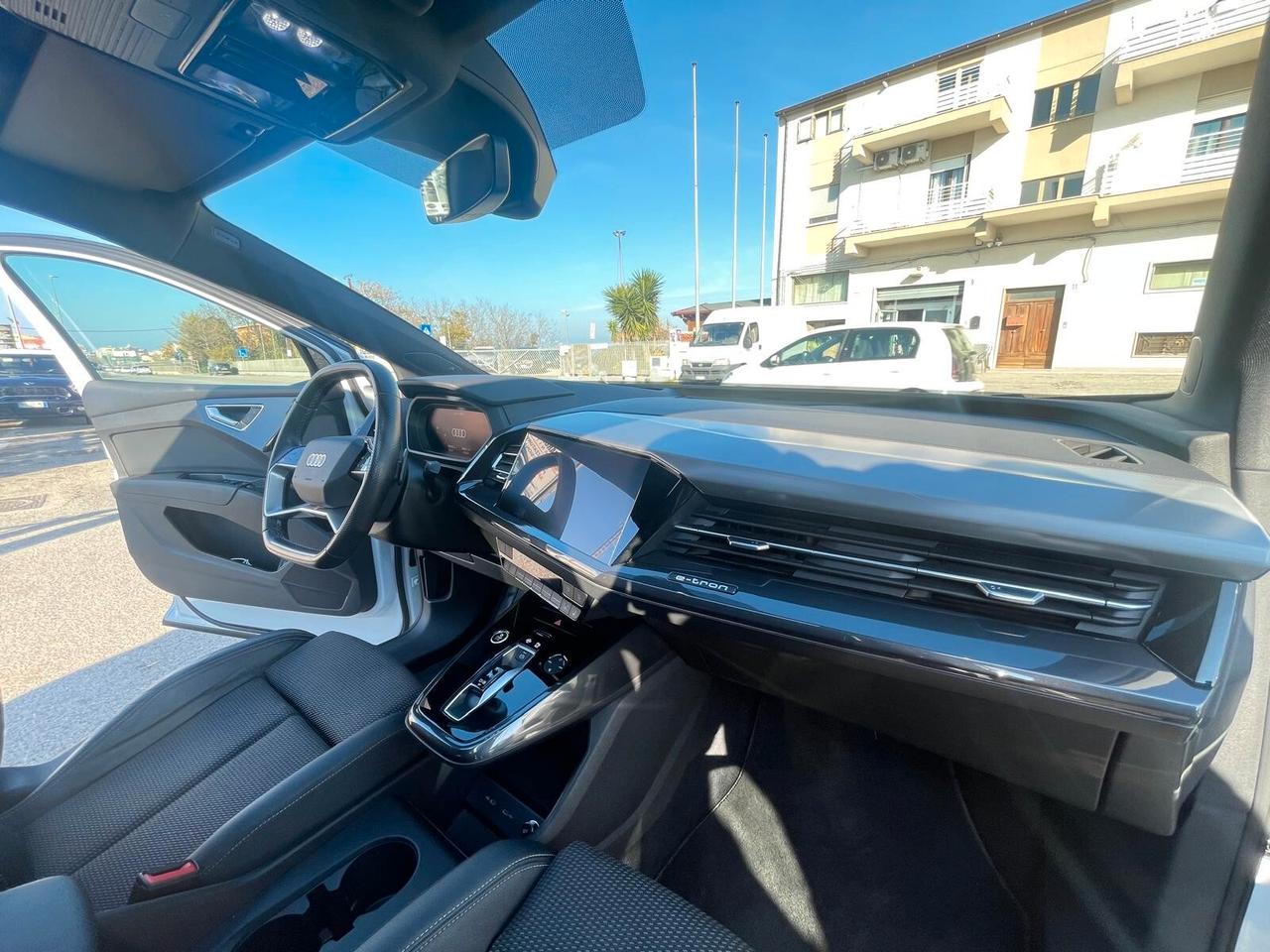 Audi Q4 50 e-tron quattro S line edition