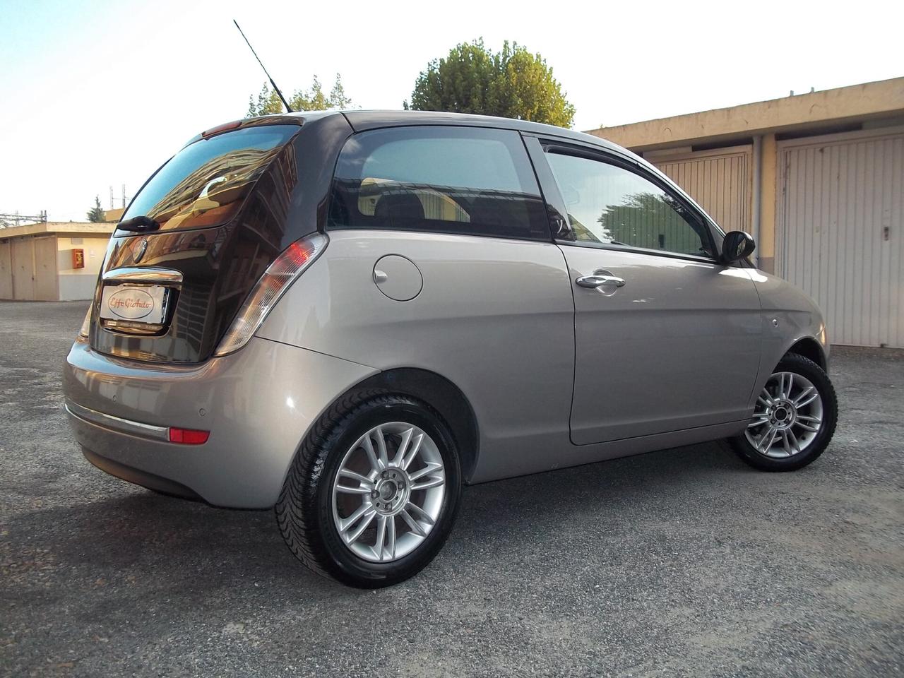 Lancia Ypsilon Oro 1.2 8v Bicolor 115.300 Km Ok neopatentati Euro4