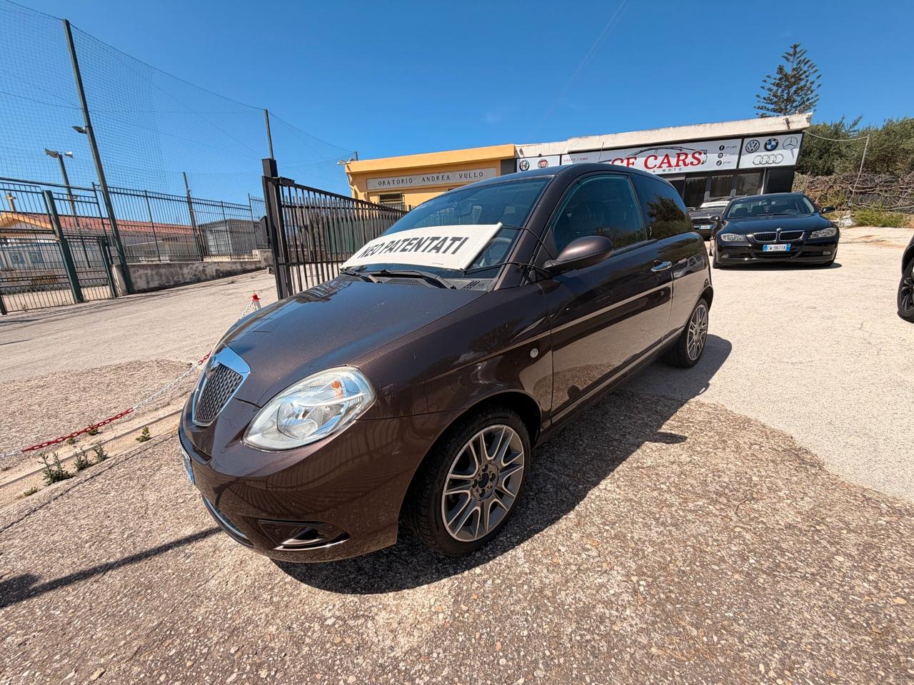 Lancia Ypsilon 1.3 MJT 75 CV Platino