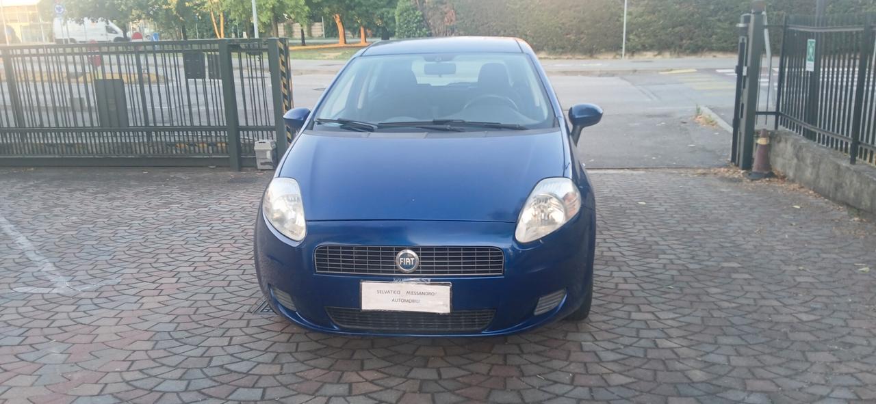 Pochi km grande Punto neopatentati