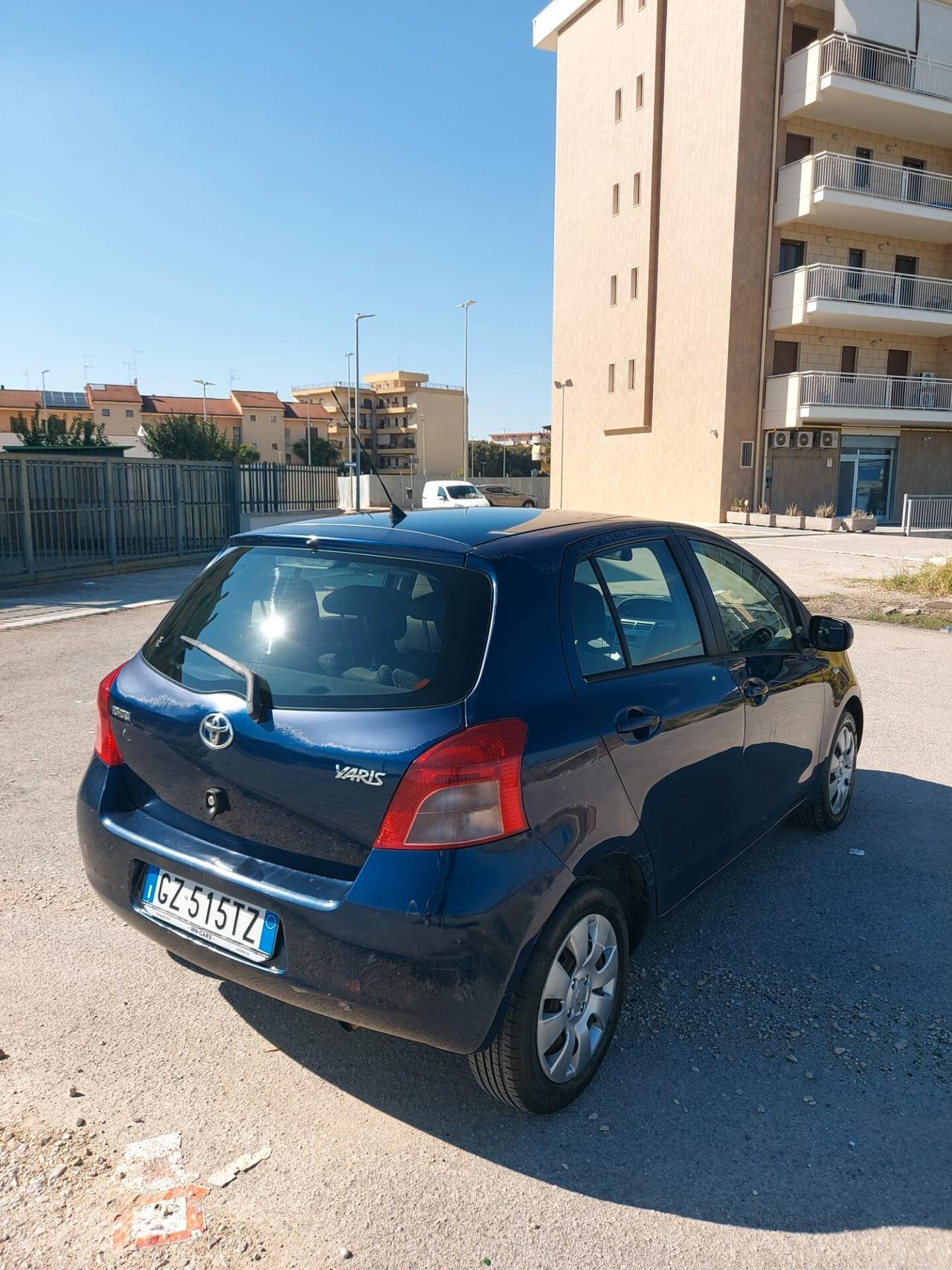 Toyota Yaris 1.0 5 porte Sol