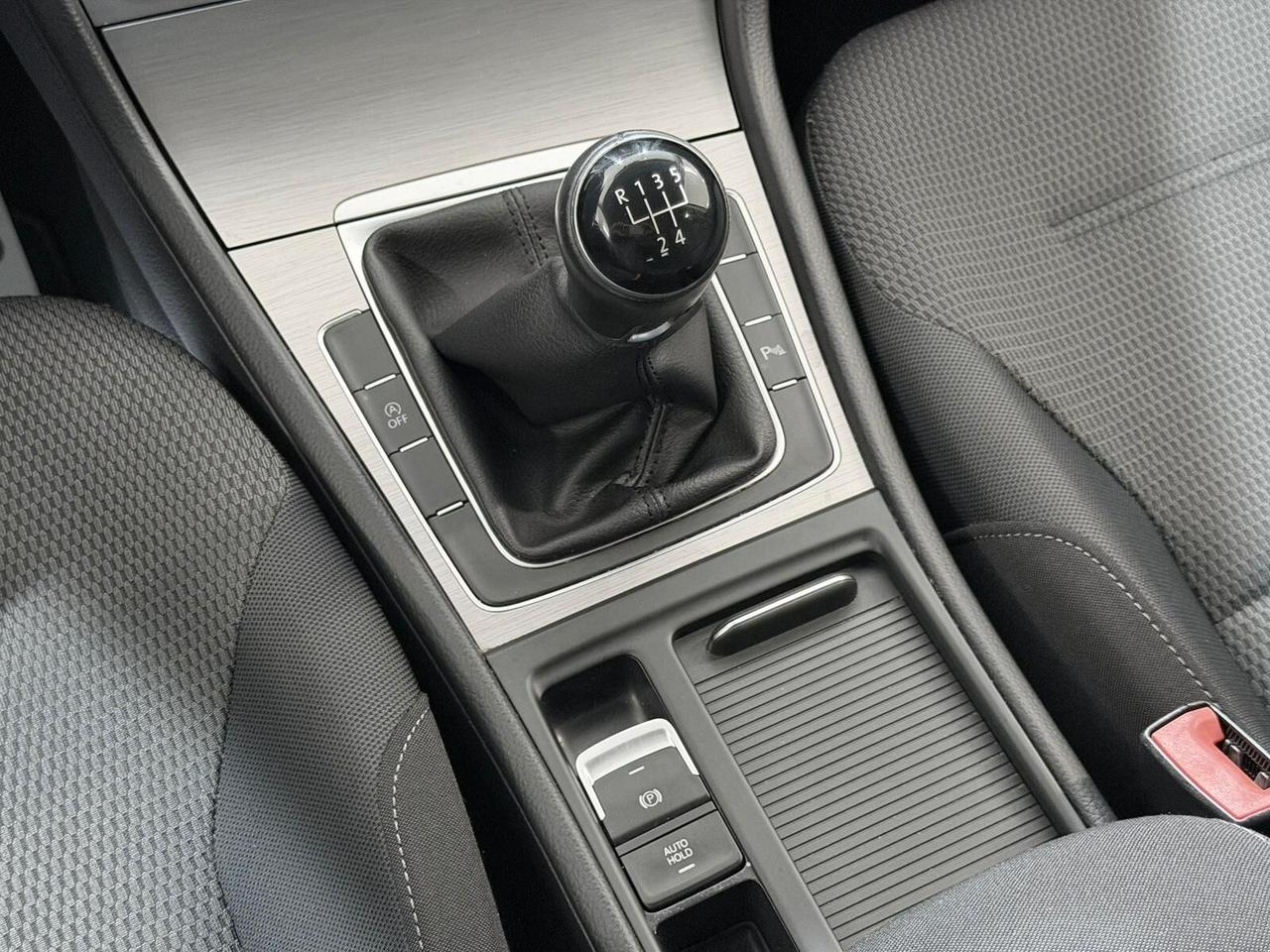VW GOLF 1.6TDI 110cv COMFORTLINE 1HANDE