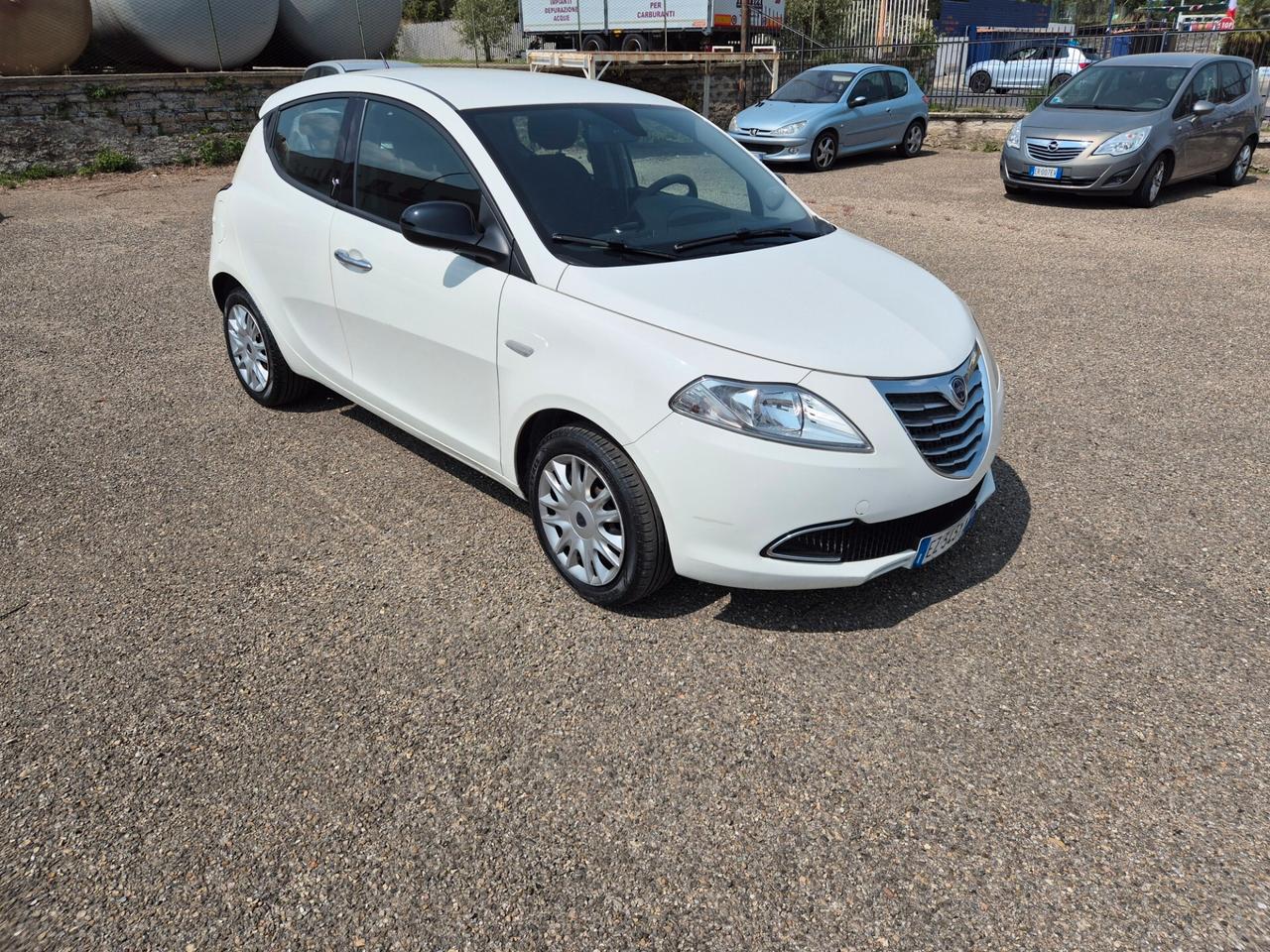 Lancia Ypsilon 1.2 69 CV 5 porte Gold