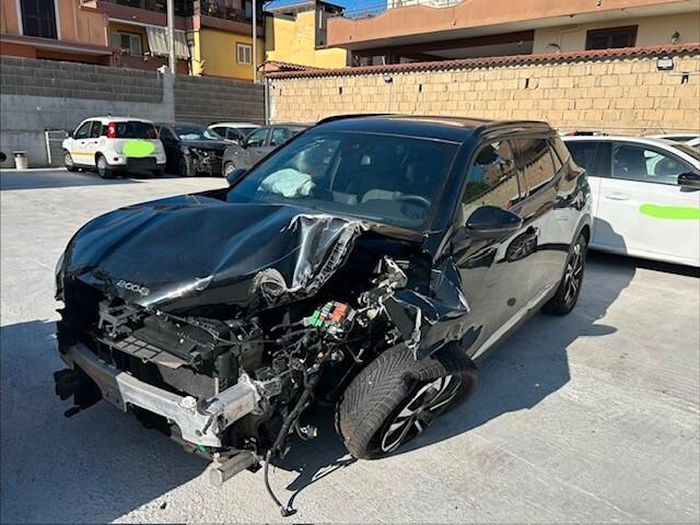 Peugeot 2008 BlueHDi 130 S&S EAT8 Allure sinistrata incidentata