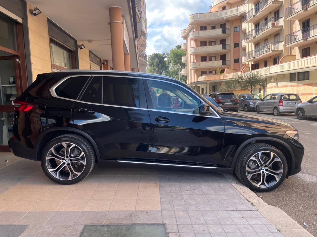 Bmw X5 xDrive25d 231cv 7 posti BUSINESS SPORT "PELLE NAVY LED 21"