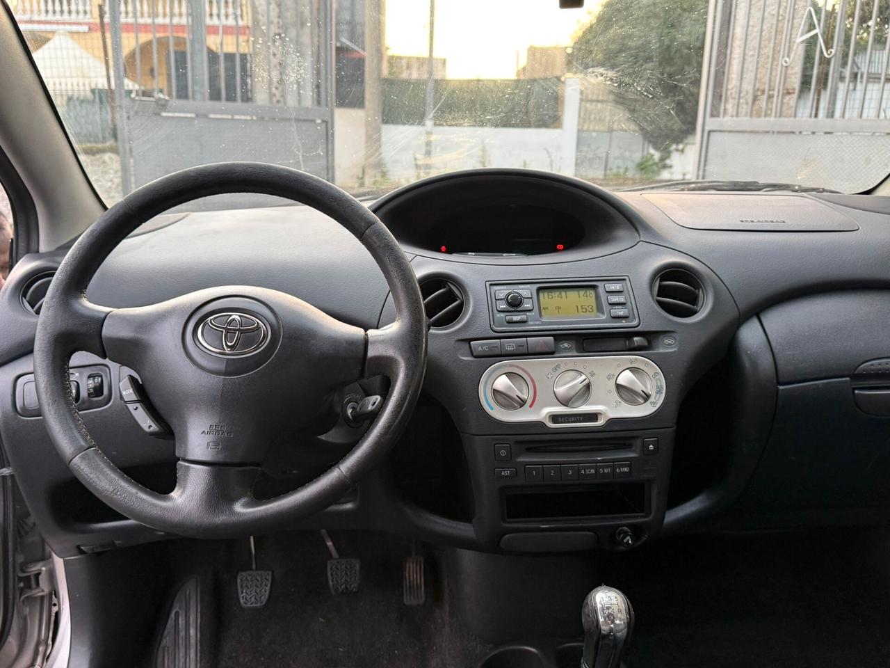 Toyota Yaris 1.4 tdi D-4D cat 5 porte Sol