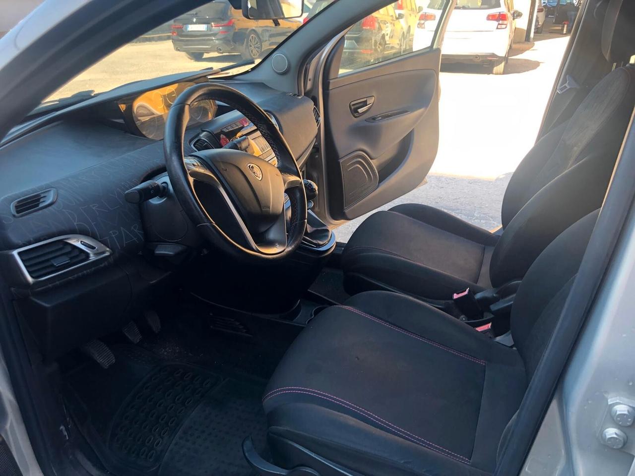 Lancia Ypsilon 0.9 TwinAir 85 CV 5 porte Metano Ecochic Gold
