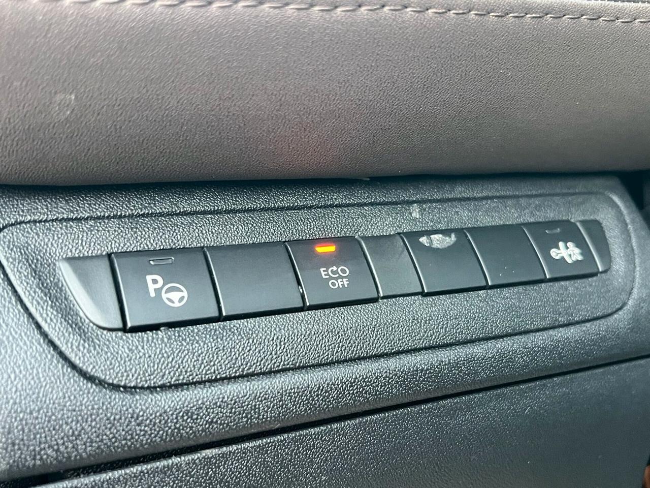 Peugeot 2008 1.6 HDi 115 CV Allure