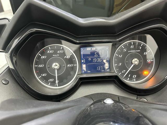 YAMAHA X-MAX 300 Tech