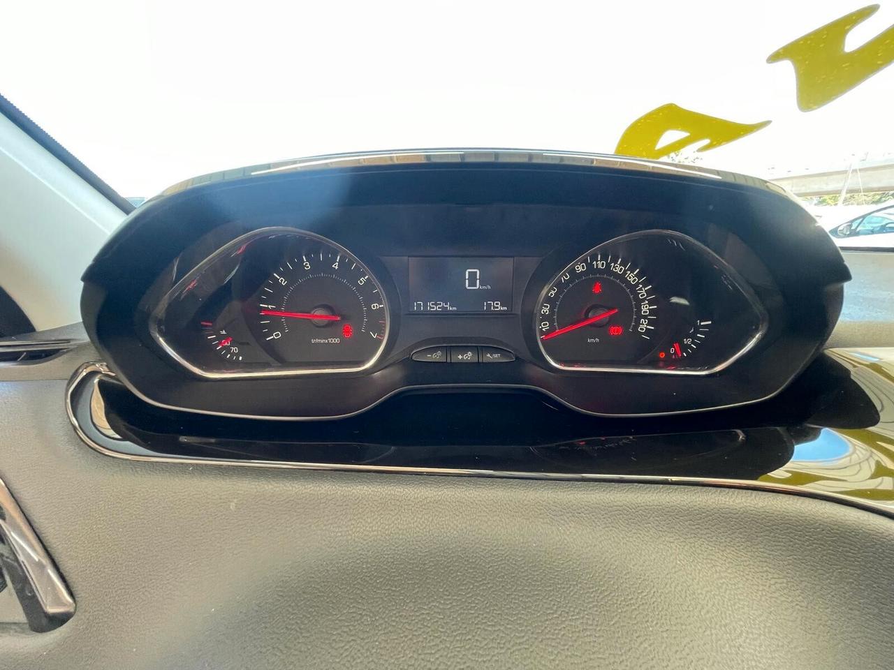 PEUGEOT 208 1.2 BENZINA 82CV
