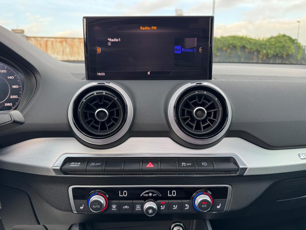 Audi Q2 30 TDI 116CV S tronic S-line Edition COCKPIT tetto