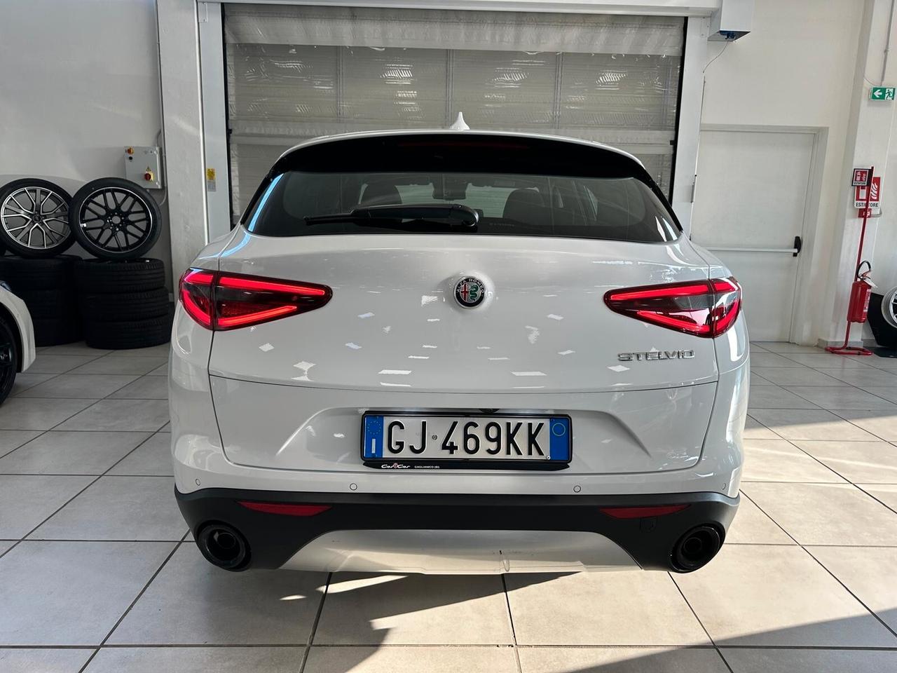 Alfa Romeo Stelvio 2.2 Turbodiesel 160 CV AT8 RWD