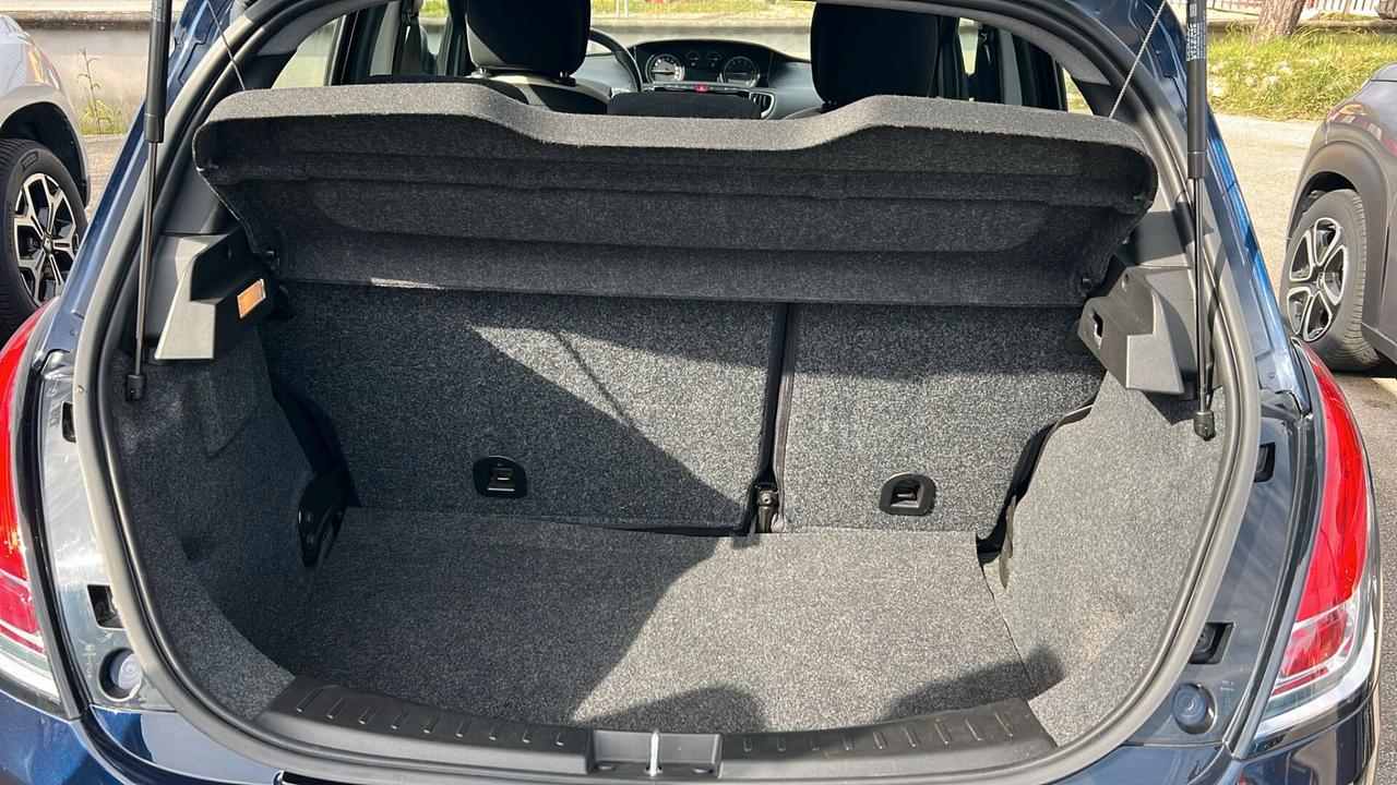 Lancia Ypsilon 1.2 69 CV 5 porte Gold neopatentati