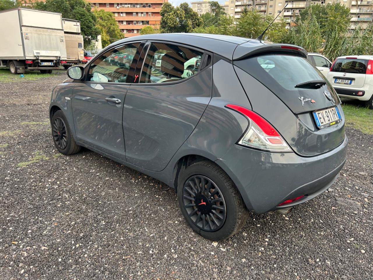 Lancia Ypsilon 1.2 69 CV 5 porte S&S Platinum