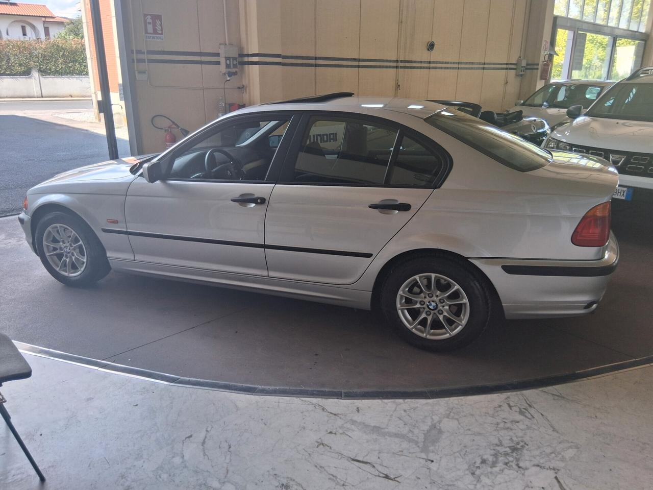 Bmw 318 UNICO PROPRIETARIO