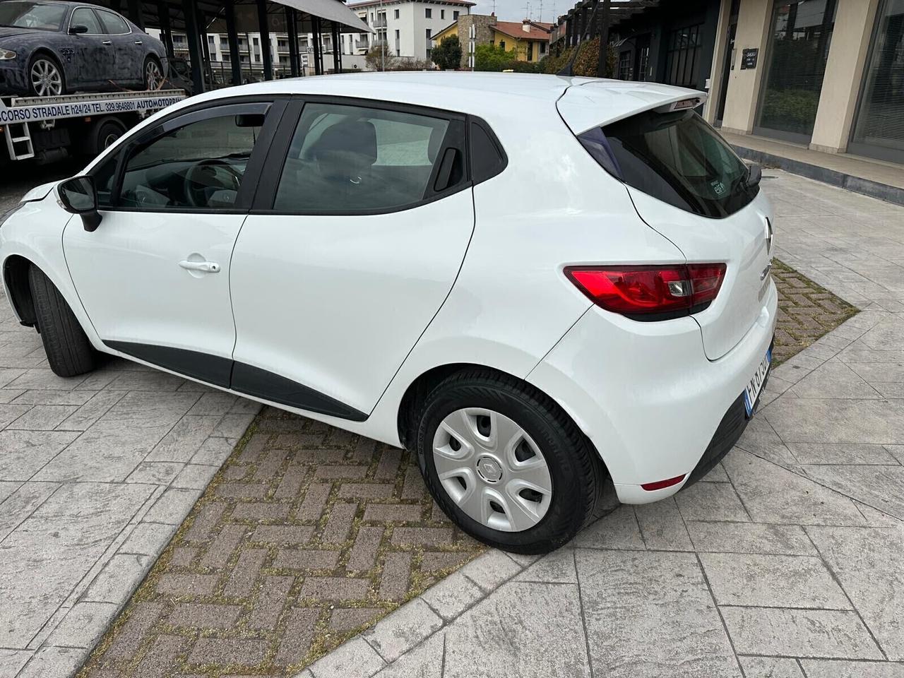Renault Clio 1.2 75 CV 5 porte Duel