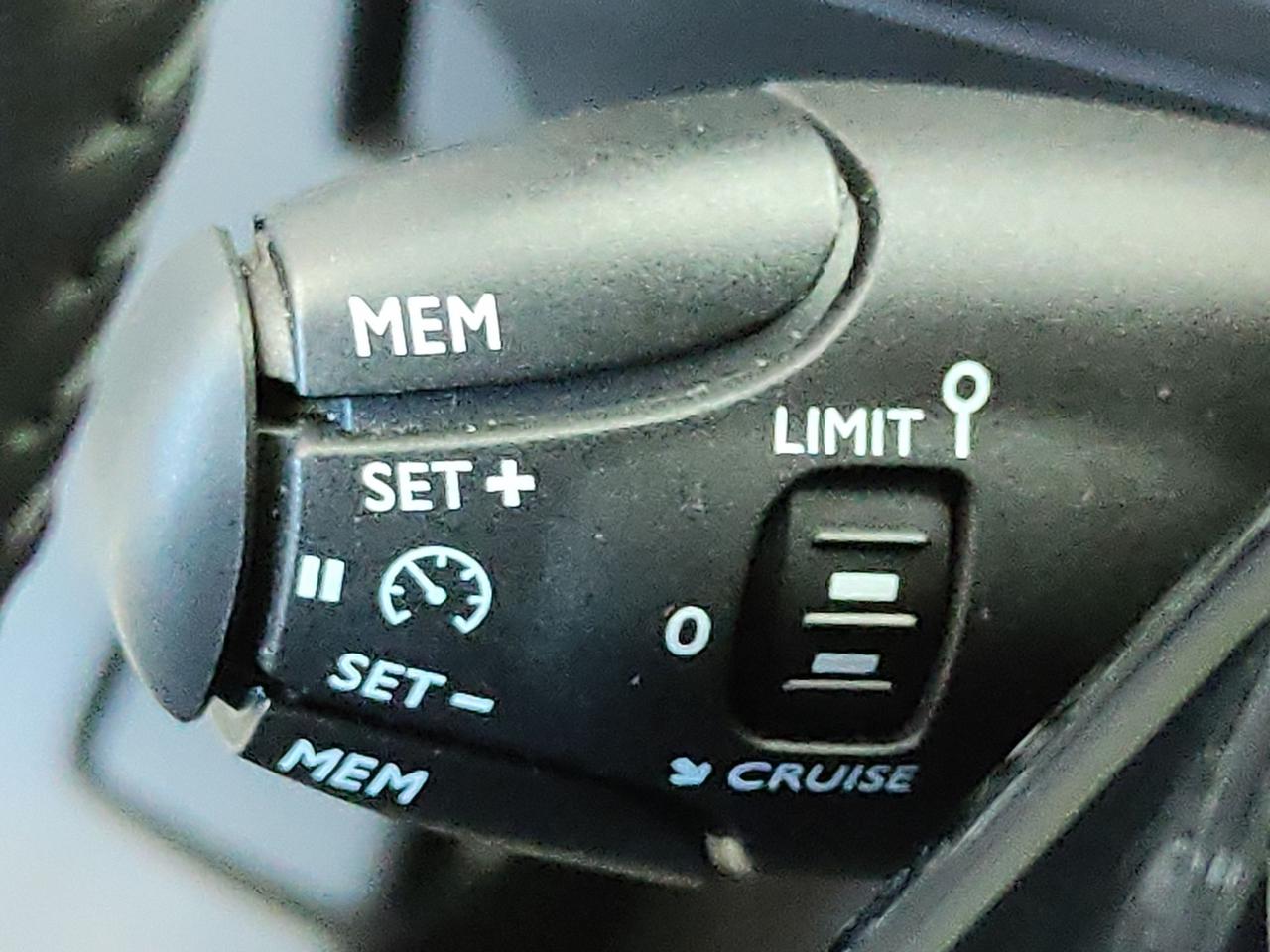 PEUGEOT 2008 II 2023 1.2 PURETECH 100CV ALLURE