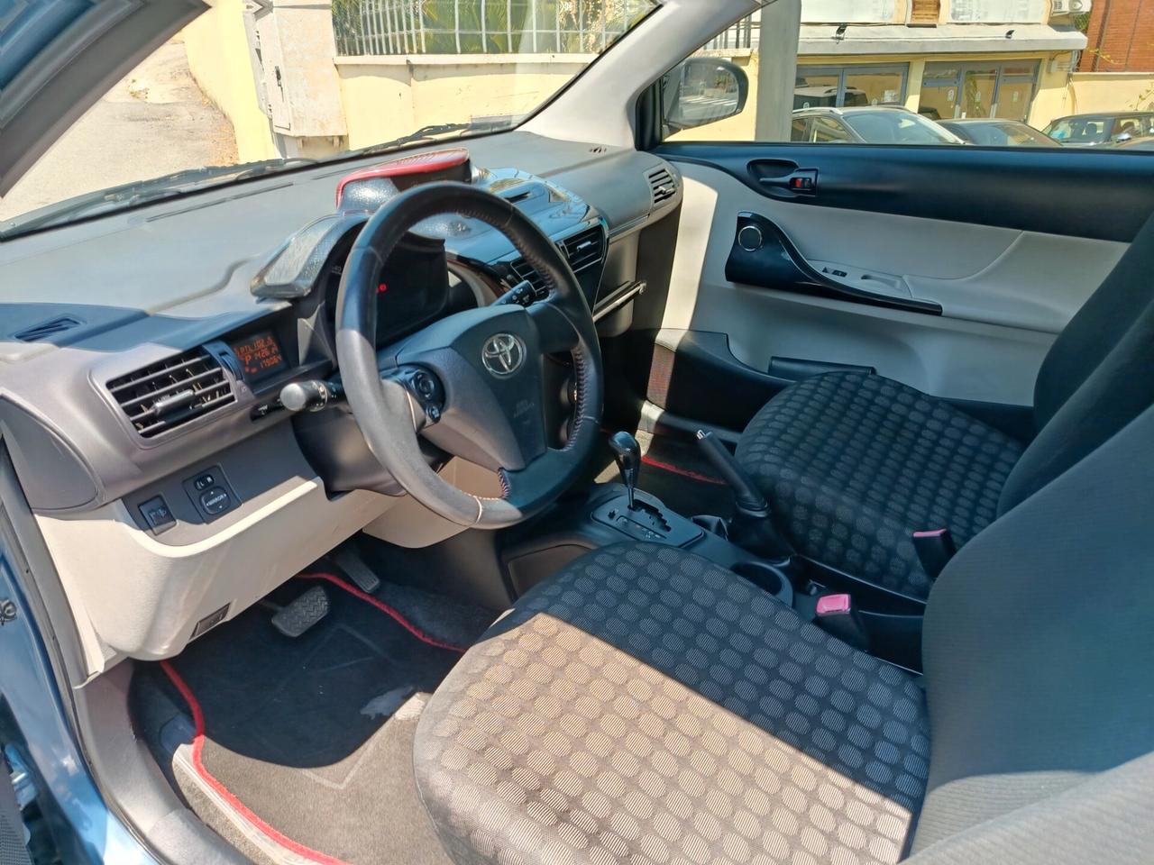 Toyota iQ 1.0 CVT Trend