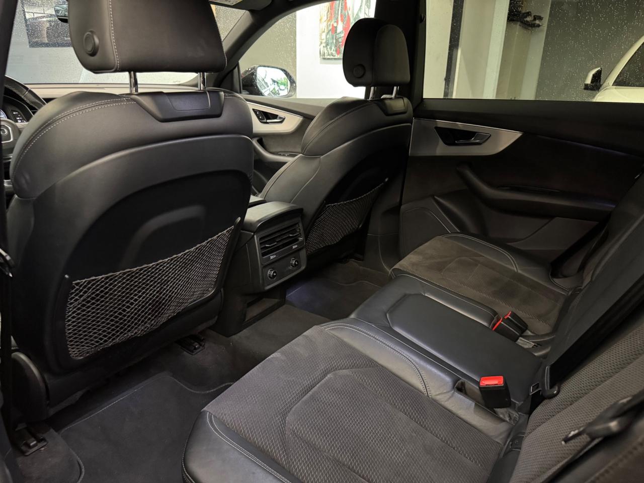 Audi Q8 45 TDI quattro tiptronic S-LINE