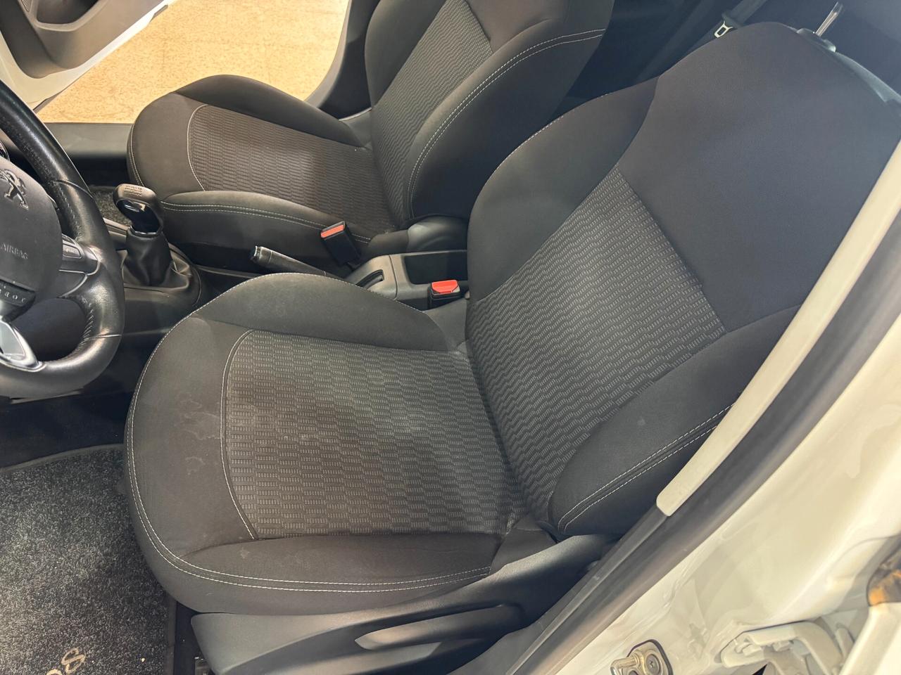 Peugeot 208 1.5 dci BlueHDi 100 cv. Allure OK NEOPATENTATI