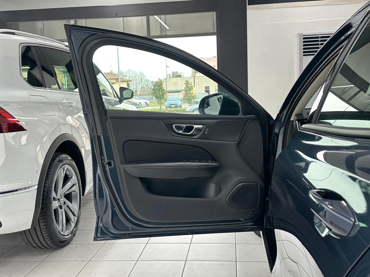 Volvo V60 2.0 d3 Momentum Business auto my21