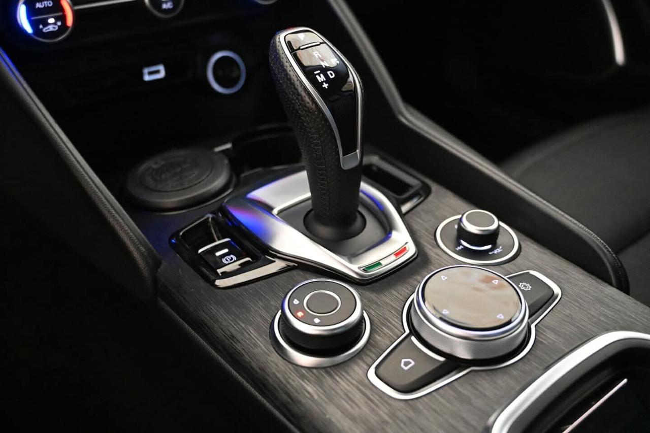 Alfa Romeo Stelvio 2.2 Turbodiesel 190 CV AT8 Q4 Tetto