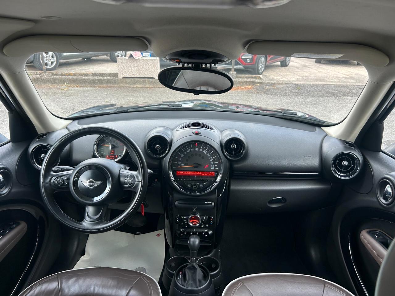 " UNA CHICCA " Mini 2.0 Cooper D Countryman Automat.