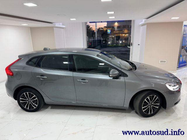 VOLVO V40 D2 Business