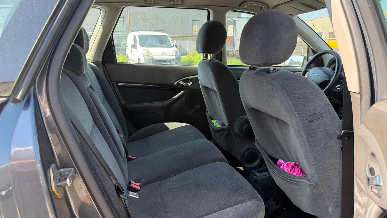 Ford Focus 1.8i 16V cat SW Ghia