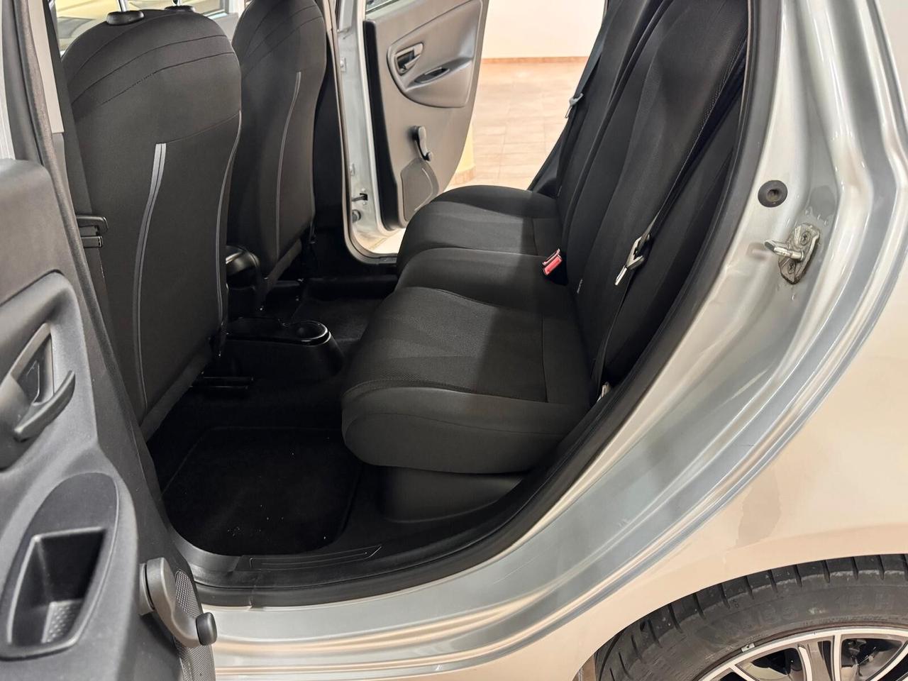 Ypsilon 1.2 69 CV 5 porte S&S Gold AZIENDALE