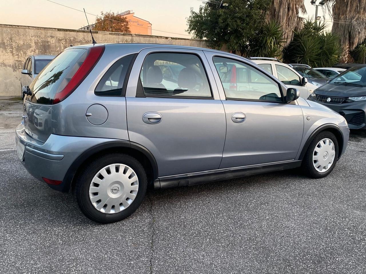 Opel Corsa 1.0i 12V GPL cat 5 porte Enjoy
