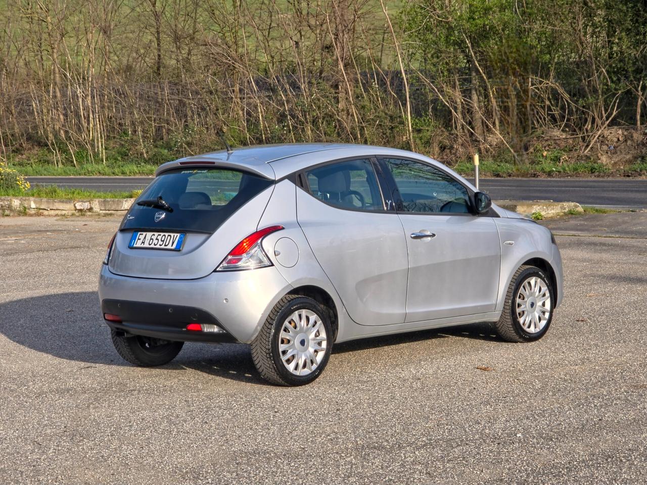 Lancia Ypsilon 1.2 69 CV 5 porte Elefantino 2015-E6 Manuale NEO