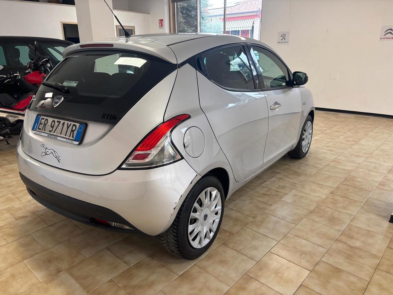 LANCIA YPSILON ANNO 2013 bz 1.2 ADATTA NEOPATENTATI KM 209 mila