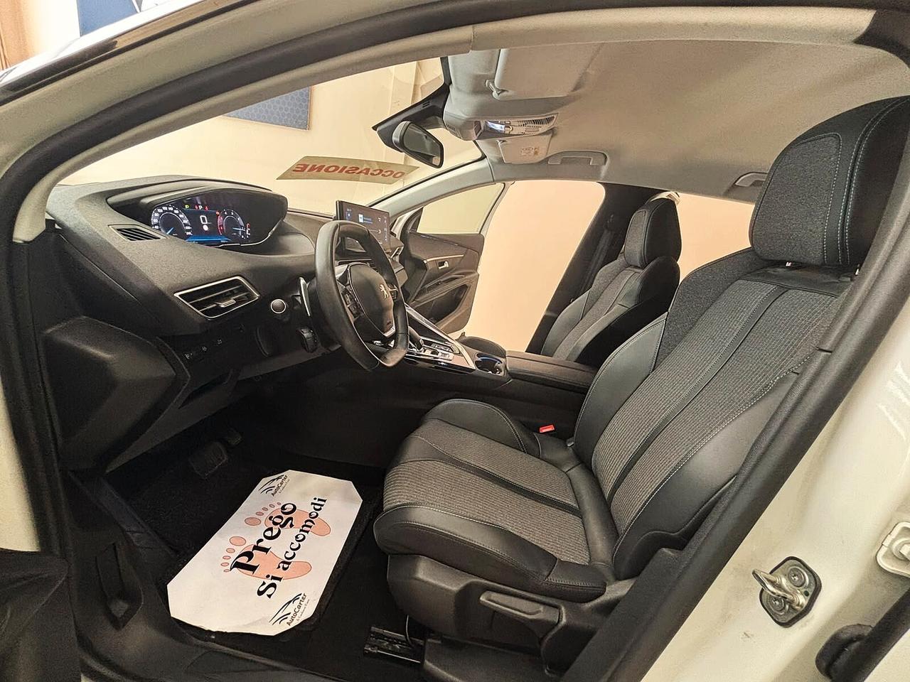 Peugeot 3008 1.5 HDI **FULL OPTIONAL** PARI AL NUOVO