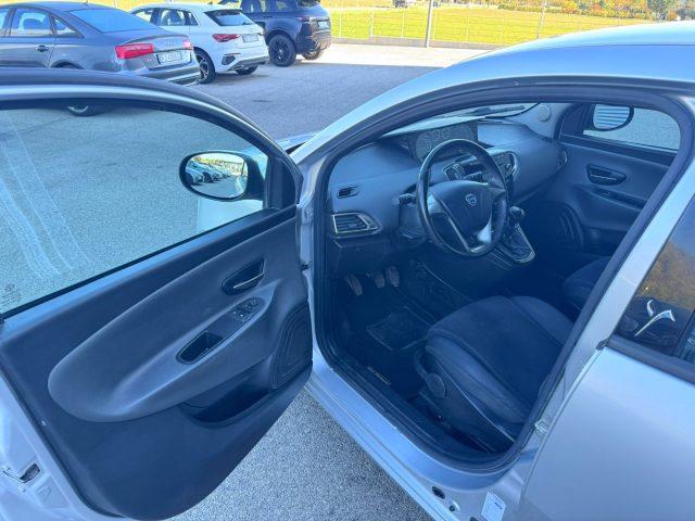 LANCIA Ypsilon 1.2 69 CV 5 porte GPL Gold OK NEOPATENTATI LPG