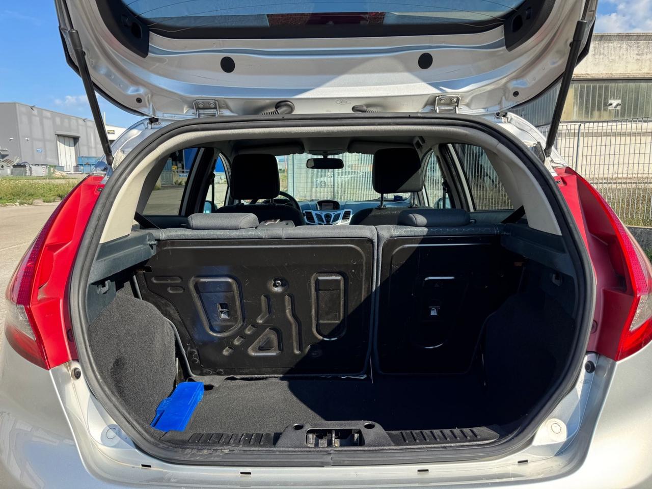 Ford Fiesta 1.4 TDCi Titanium. Garanzia 12 mesi