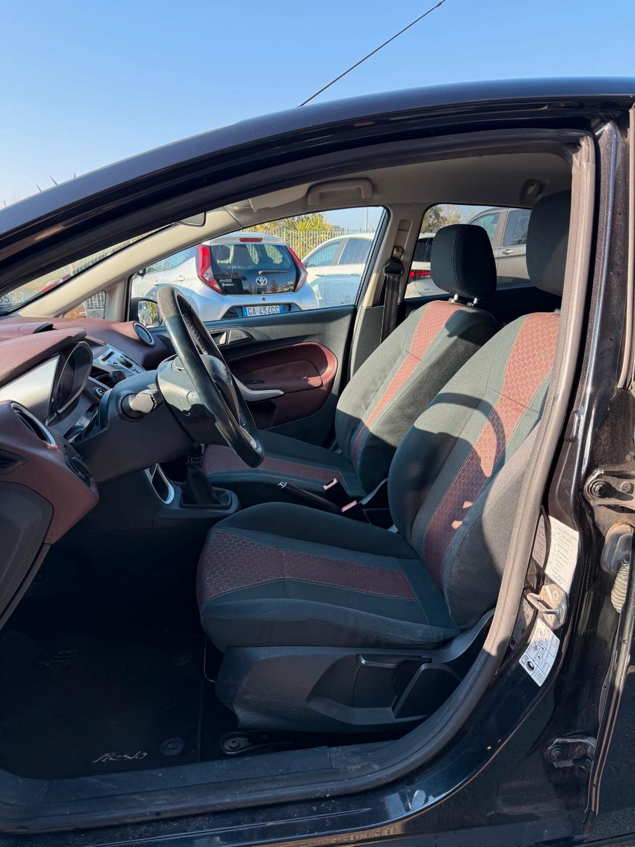 Ford Fiesta 1.4 5 porte Bz.- GPL Titanium