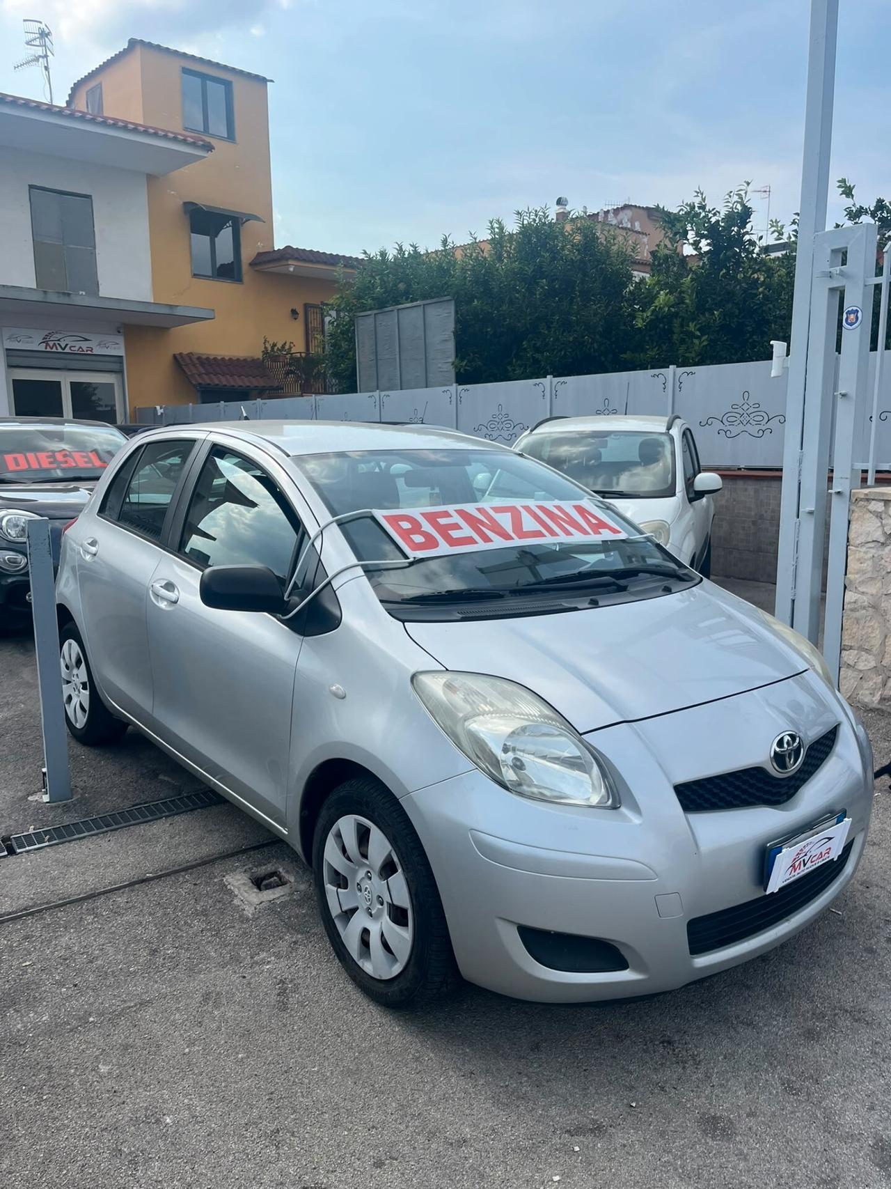 Toyota Yaris 1.0 5 porte Sol