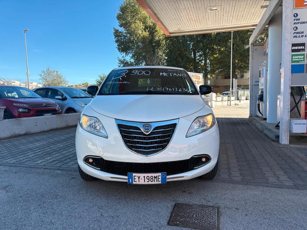 Lancia Ypsilon 0.9 TwinAir 85 CV 5 porte Metano Ecochic Elle