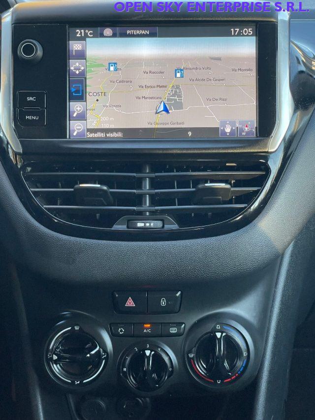 PEUGEOT 208 PureTech 82 5 porte Black Line NAVI PDC