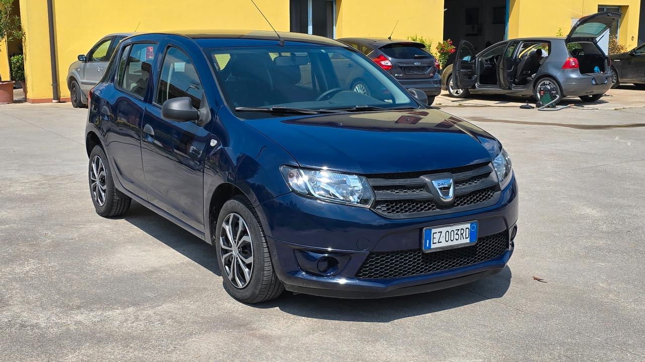 DACIA SANDERO GPL TENUTA MOLTO BENE