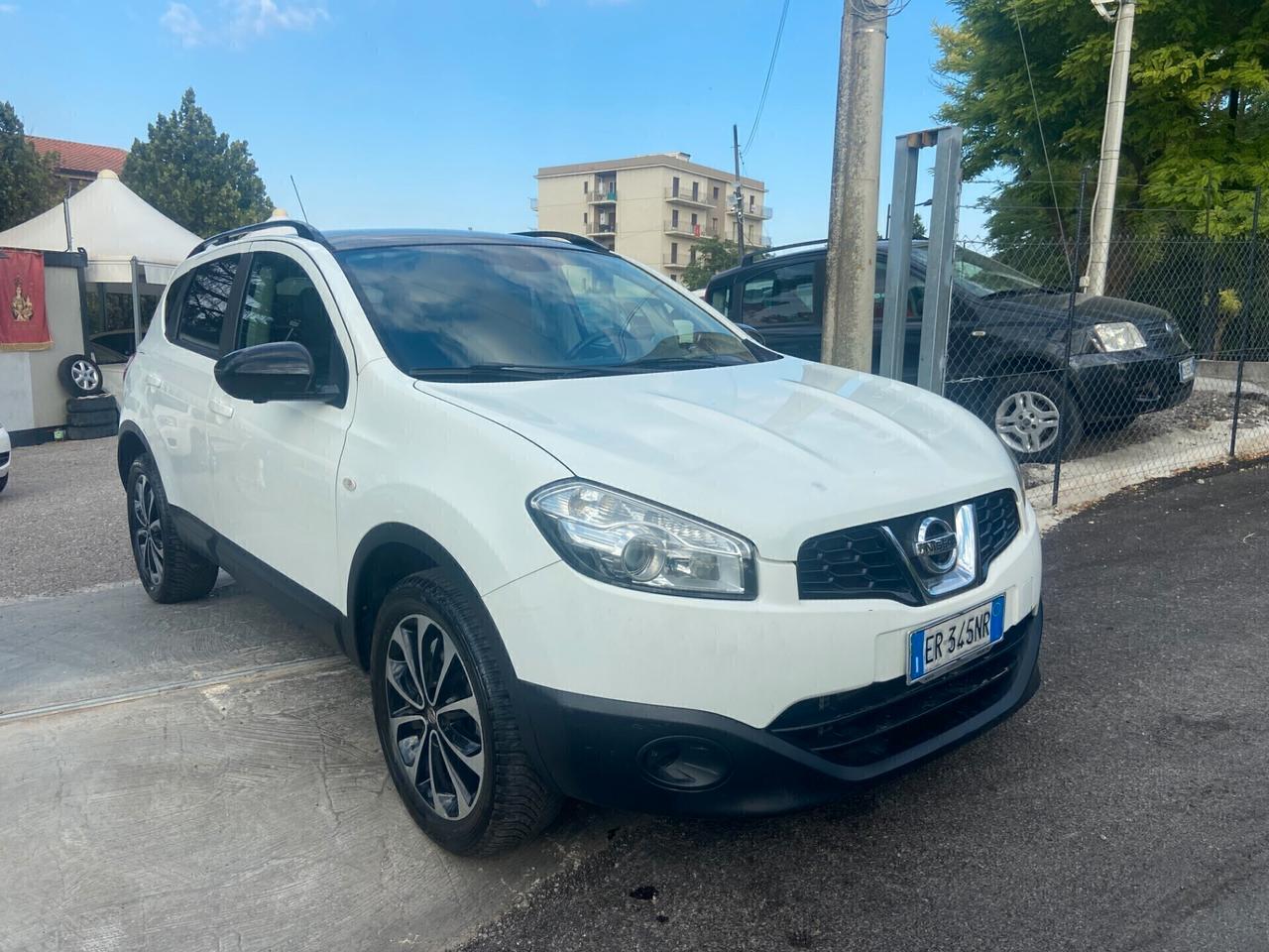 Nissan Qashqai 1.6 dCi Tekna (Tetto-Navi-Retro)