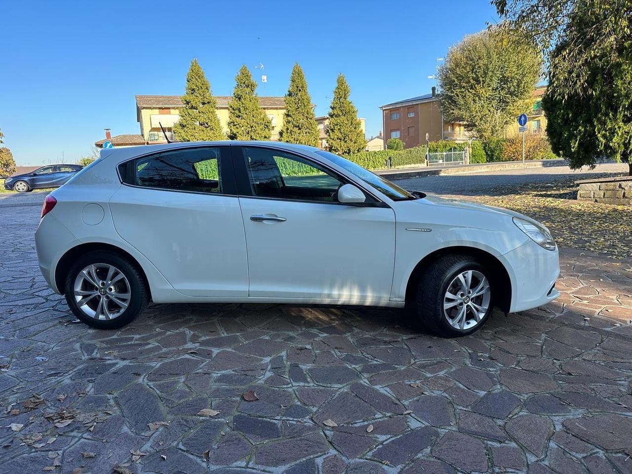 Alfa Romeo Giulietta 2.0 JTDm-2 140 CV Distinctive