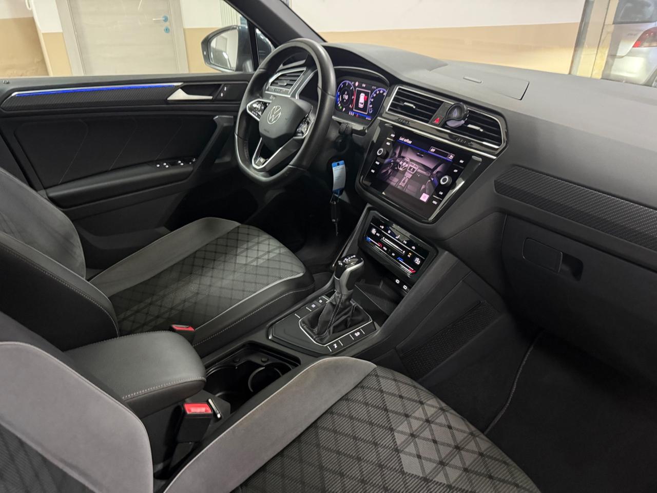 Volkswagen Tiguan 2.0 TDI 150 CV SCR DSG R-Line